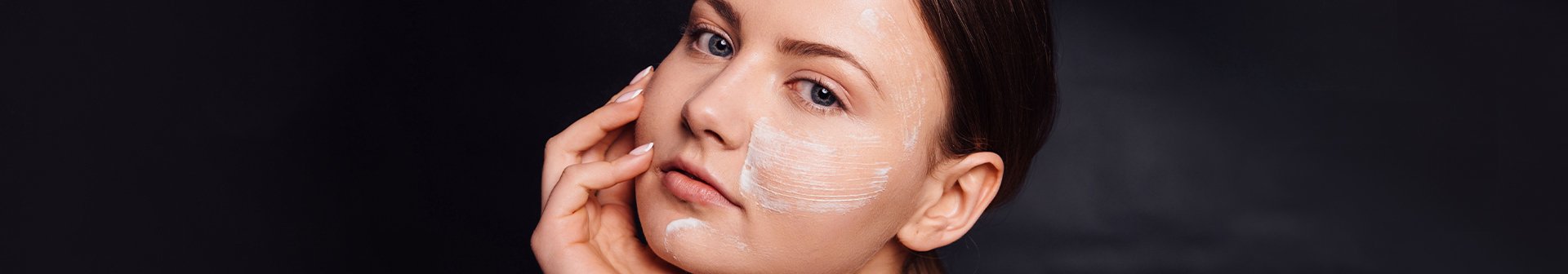 peeling-do-twarzy-enzymatyczny-gruboziarnisty-drobnoziarnisty-1920x336