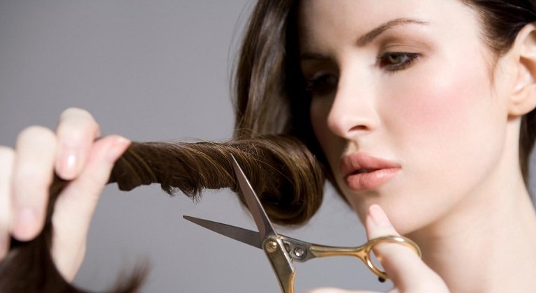 elektryzujace-sie-wlosy-jak-temu-zaradzic