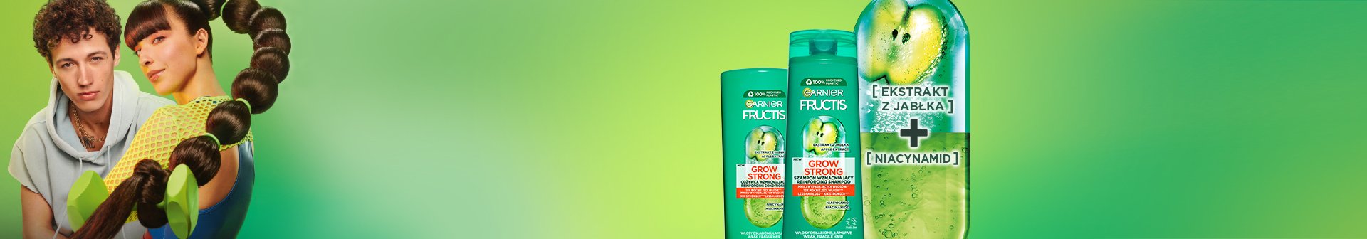 Mężczyzna i kobieta, jej długie ciemne włosy okalają go, obok trzy zielone butelki Garnier Fructis