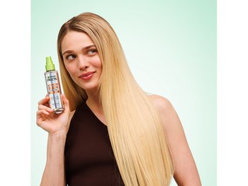 Diamond Sleek Nabłyszczająco-Wygładzający Spray do włosów