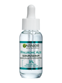 Szklana buteleczka serum Garnier Hyaluronic Aloe z pipetą, na szaro-niebieskim tle