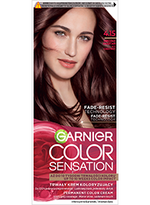 Opakowanie farby Garnier Color Sensation 4.15 Bordowa Czereśnia z modelką o rudo-brązowych włosach