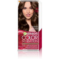Białe opakowanie farby Garnier Color Sensation 5.0 Świetlisty Jasny Brąz z uśmiechniętą modelką