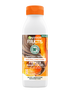 Biała butelka odżywki Garnier Fructis Papaya Hair Food z pomarańczowym kapslem, na białym tle