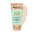 Tubka Garnier Skin Naturals BB Cream obok próbki jasnego kremu, na białym tle