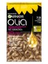Opakowanie farby Garnier Olia w odcieniu beżowo-ciemny blond ze słonecznikiem i kroplą olejku