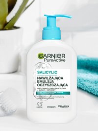 Nawilżająca emulsja oczyszczająca z niacynamidem, kwasem salicylowym, glinką i ceramidami