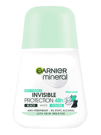 Biała butelka dezodorantu w kulce Garnier Mineral Invisible Protection z jasnozielonym kapslem, na czarnym tle