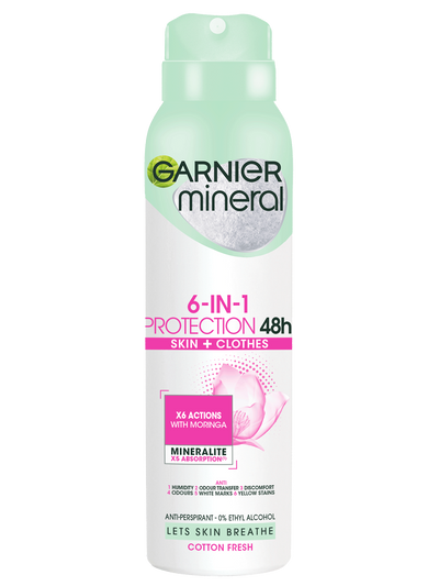 Biało-miętowa puszka dezodorantu Garnier Mineral z opisem produktu, na białym tle