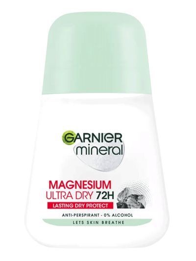 Biała butelka dezodorantu w kulce Garnier Mineral Magnesium Ultra Dry z jasnozielonym kapslem, na białym tle