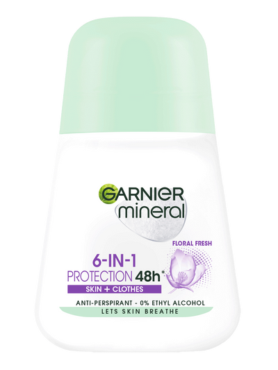 Biało-jasnozielona butelka dezodorantu w kulce Garnier Mineral PureActive, na białym tle