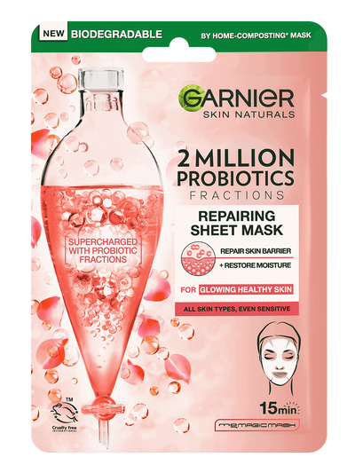 Różowe opakowanie maski w płachcie Garnier Skin Naturals z naczyniem z różowym płynem i pęcherzykami